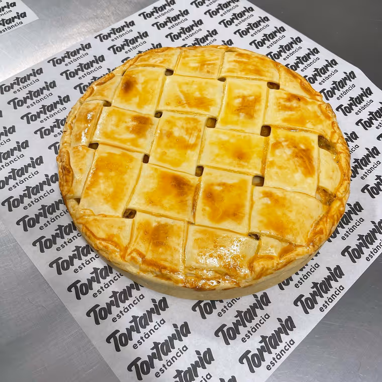 Torta de Frango com Requeijão